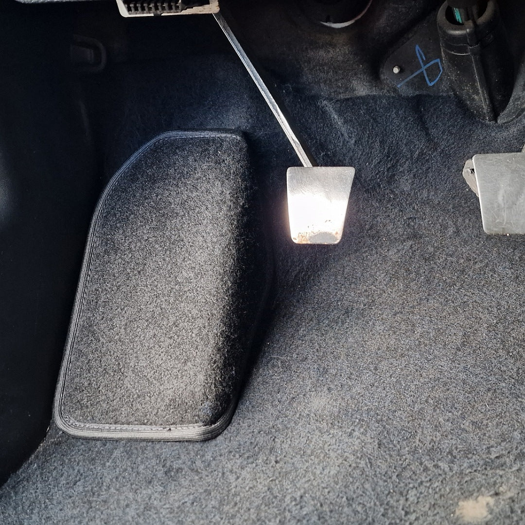 ESSE2EMME Tappetino Protettivo per Pedana Poggiapiede Kia Sportage 2010>2016