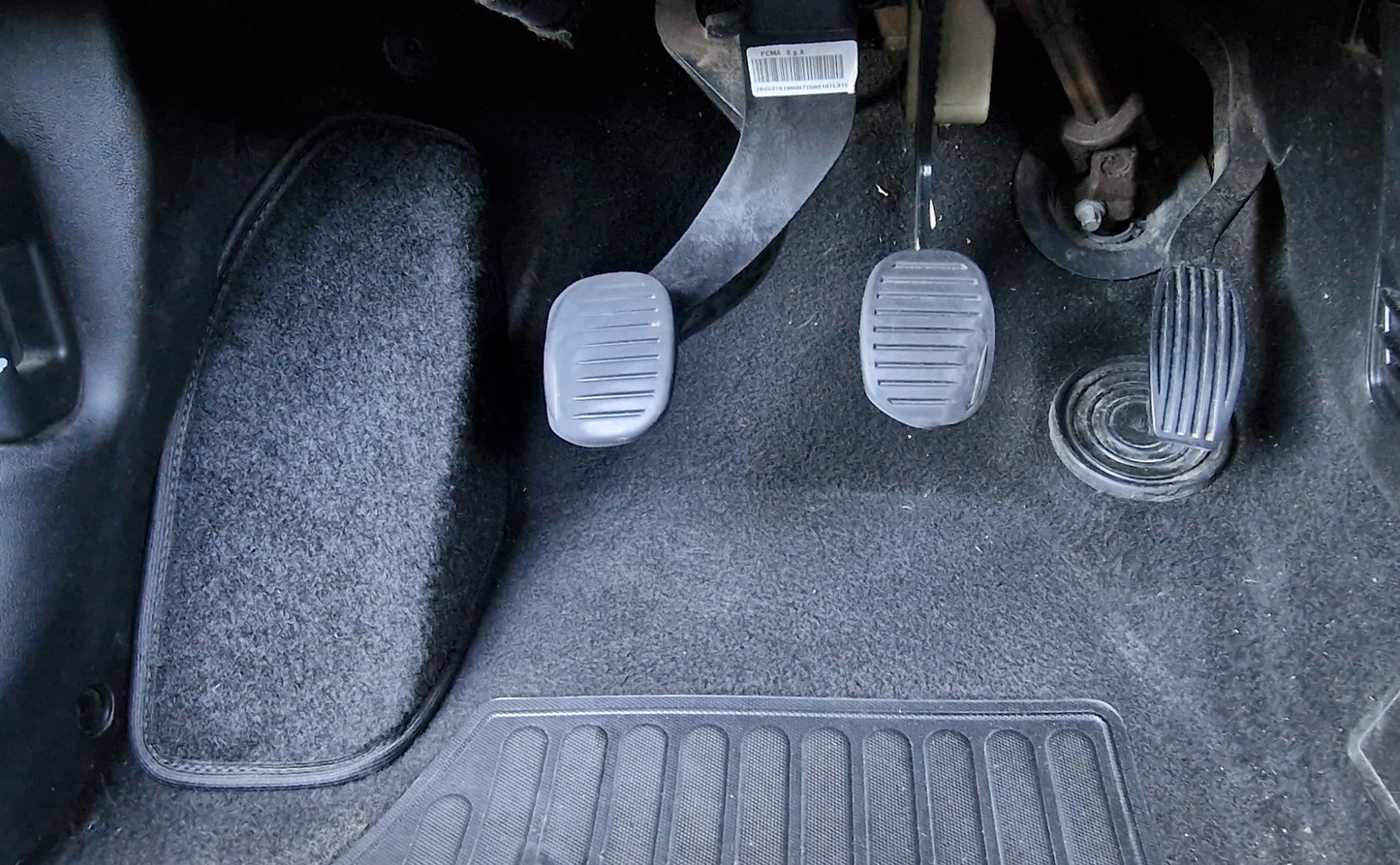 ESSE2EMME Tappetino Protettivo per Pedana Poggiapiede Lancia Delta III 2008>2014