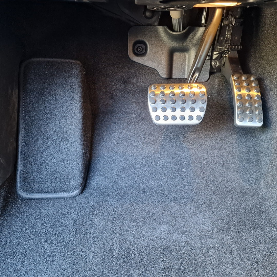 ESSE2EMME Tappetino Protettivo per Pedana Poggiapiede Mercedes CLA (C118) 2019>2025